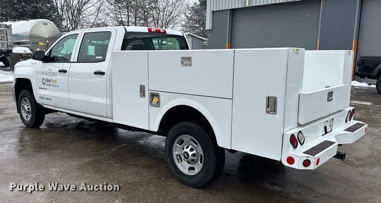 image for item ER0310 2015 Chevrolet Silverado 2500HD Crew Cab utility bed pickup truck