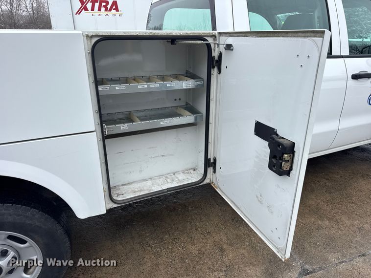 image for item ER0310 2015 Chevrolet Silverado 2500HD Crew Cab utility bed pickup truck