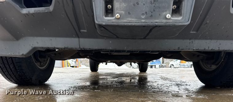 image for item ER0310 2015 Chevrolet Silverado 2500HD Crew Cab utility bed pickup truck