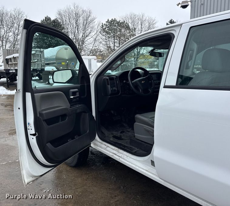 image for item ER0310 2015 Chevrolet Silverado 2500HD Crew Cab utility bed pickup truck