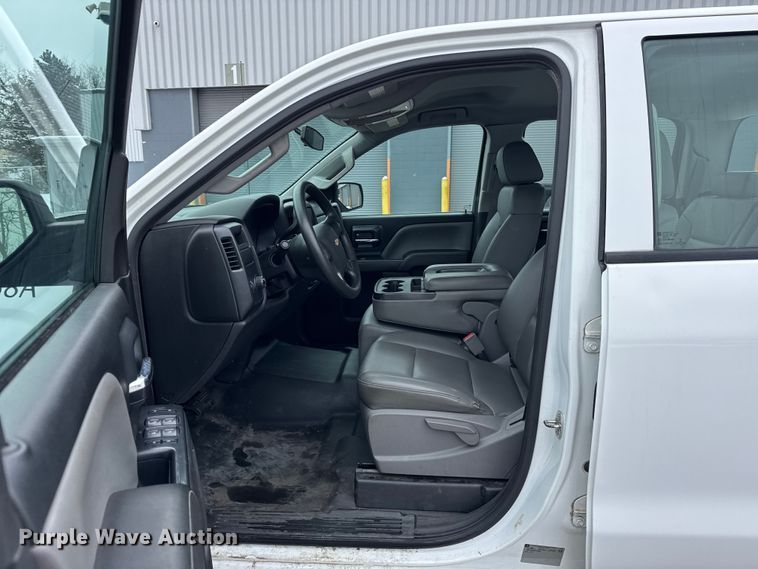 image for item ER0310 2015 Chevrolet Silverado 2500HD Crew Cab utility bed pickup truck