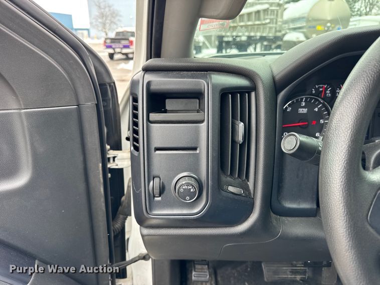 image for item ER0310 2015 Chevrolet Silverado 2500HD Crew Cab utility bed pickup truck