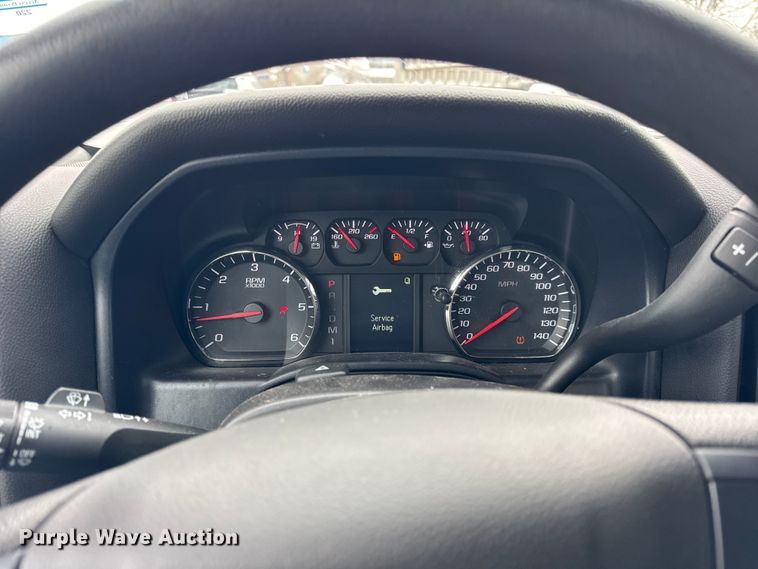 image for item ER0310 2015 Chevrolet Silverado 2500HD Crew Cab utility bed pickup truck