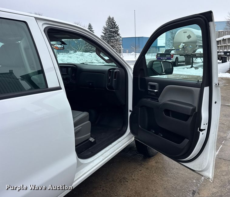 image for item ER0310 2015 Chevrolet Silverado 2500HD Crew Cab utility bed pickup truck