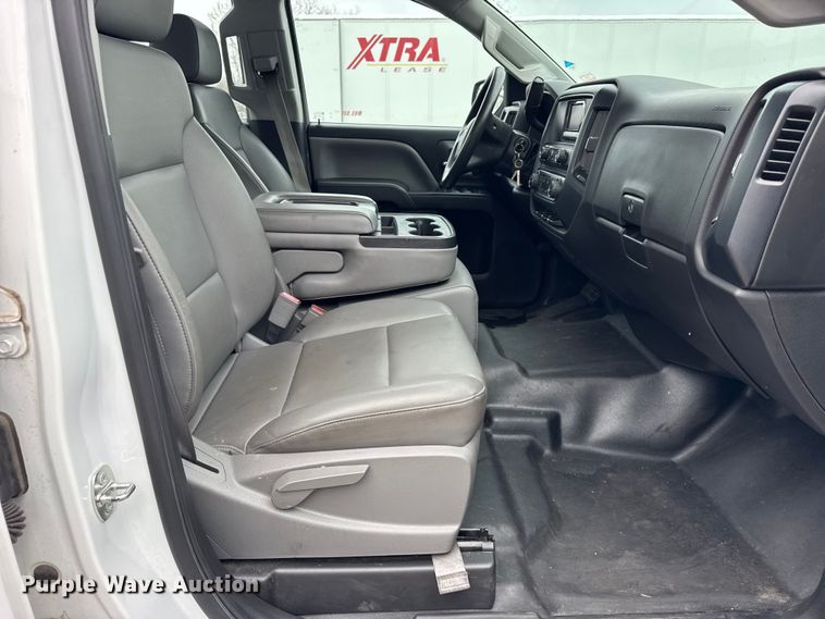 image for item ER0310 2015 Chevrolet Silverado 2500HD Crew Cab utility bed pickup truck