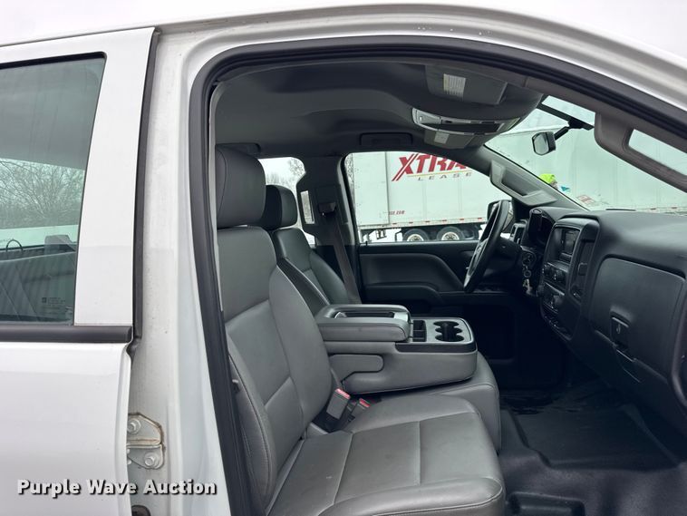 image for item ER0310 2015 Chevrolet Silverado 2500HD Crew Cab utility bed pickup truck