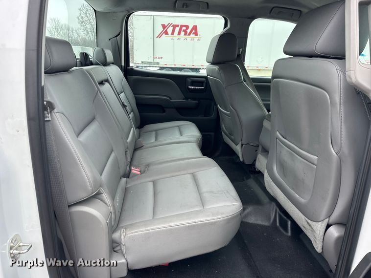 image for item ER0310 2015 Chevrolet Silverado 2500HD Crew Cab utility bed pickup truck