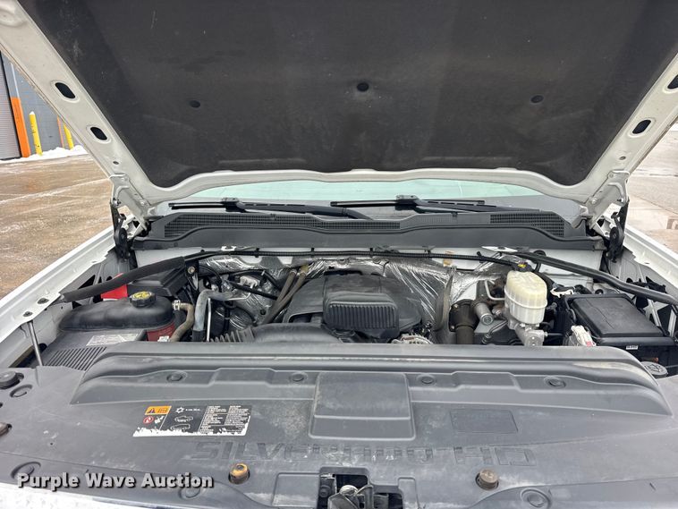 image for item ER0310 2015 Chevrolet Silverado 2500HD Crew Cab utility bed pickup truck