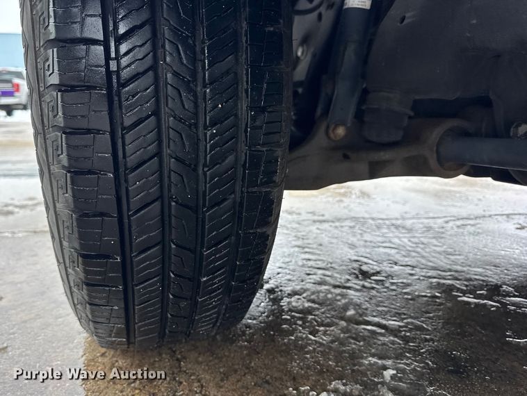 image for item ER0310 2015 Chevrolet Silverado 2500HD Crew Cab utility bed pickup truck