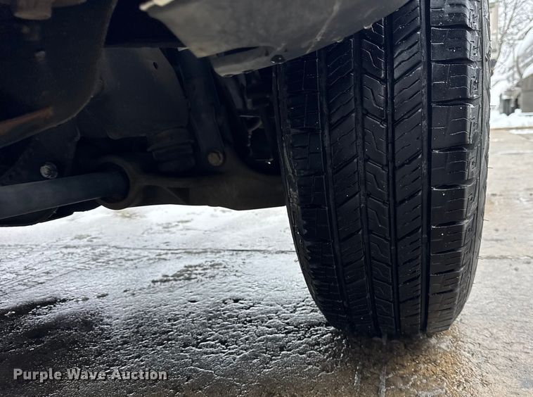 image for item ER0310 2015 Chevrolet Silverado 2500HD Crew Cab utility bed pickup truck