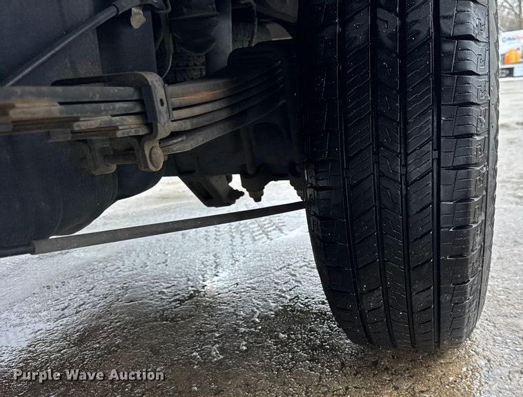 image for item ER0310 2015 Chevrolet Silverado 2500HD Crew Cab utility bed pickup truck