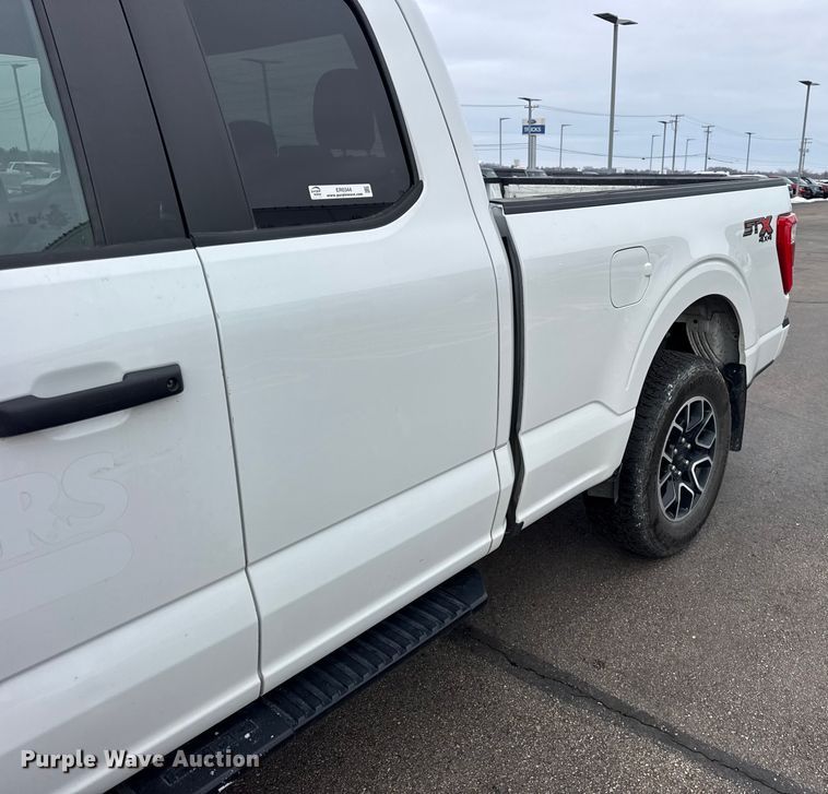 image for item ER0344 2022 Ford F150 SuperCab pickup truck