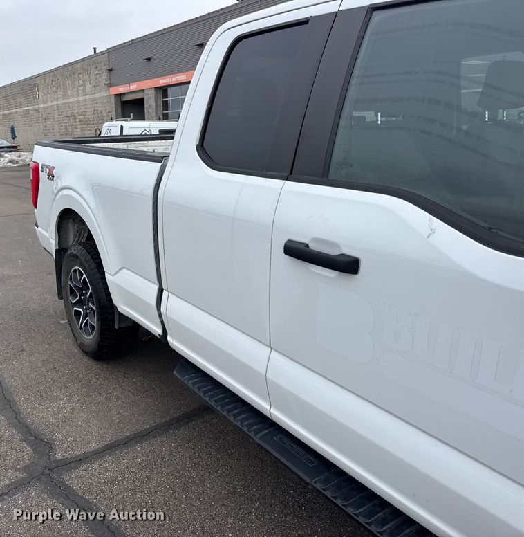 image for item ER0344 2022 Ford F150 SuperCab pickup truck