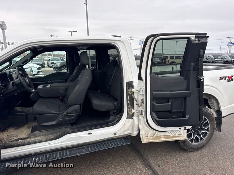 image for item ER0344 2022 Ford F150 SuperCab pickup truck