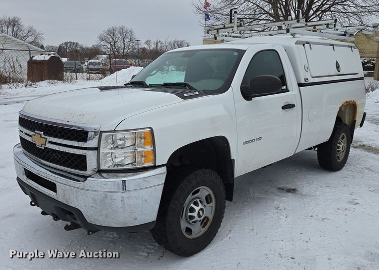 image for item ES2584 2012 Chevrolet Silverado 2500HD pickup truck