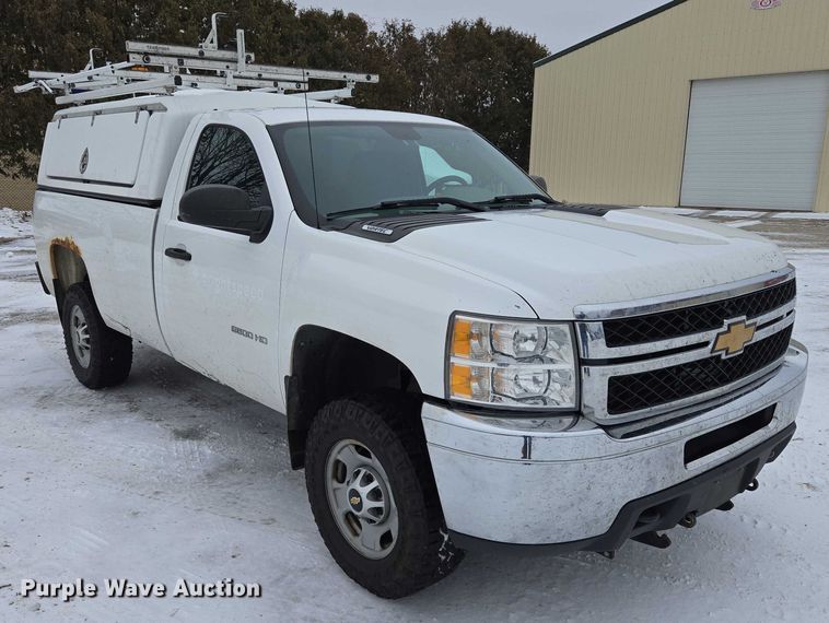 image for item ES2584 2012 Chevrolet Silverado 2500HD pickup truck