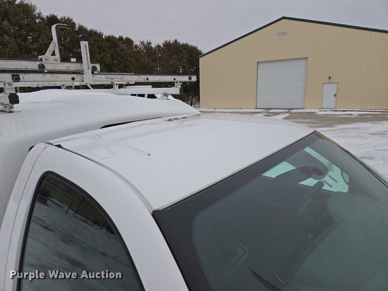 image for item ES2584 2012 Chevrolet Silverado 2500HD pickup truck