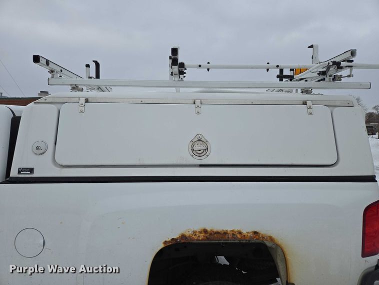 image for item ES2584 2012 Chevrolet Silverado 2500HD pickup truck