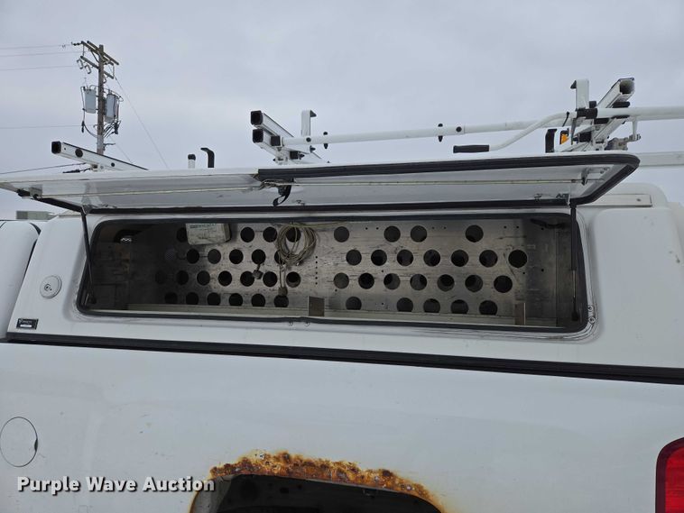 image for item ES2584 2012 Chevrolet Silverado 2500HD pickup truck