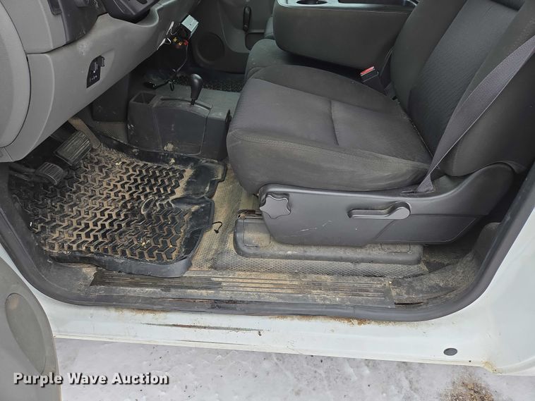 image for item ES2584 2012 Chevrolet Silverado 2500HD pickup truck