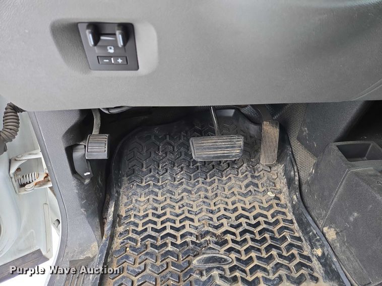 image for item ES2584 2012 Chevrolet Silverado 2500HD pickup truck