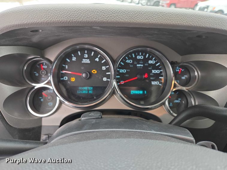 image for item ES2584 2012 Chevrolet Silverado 2500HD pickup truck