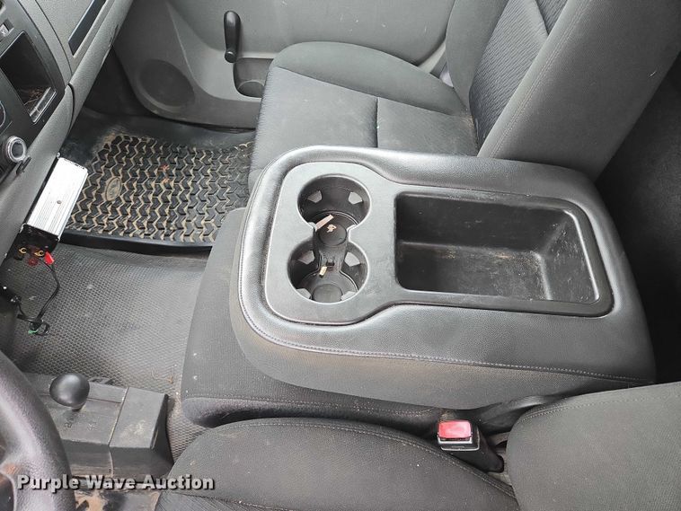 image for item ES2584 2012 Chevrolet Silverado 2500HD pickup truck