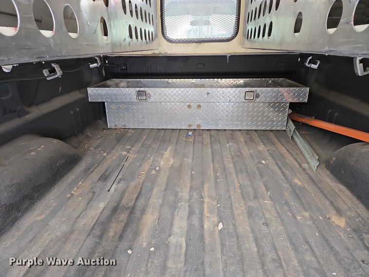 image for item ES2584 2012 Chevrolet Silverado 2500HD pickup truck