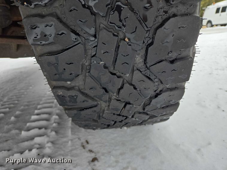 image for item ES2584 2012 Chevrolet Silverado 2500HD pickup truck