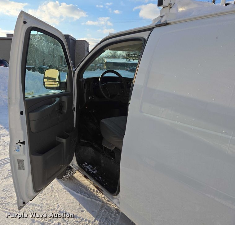 image for item ES2588 2014 Chevrolet Express van