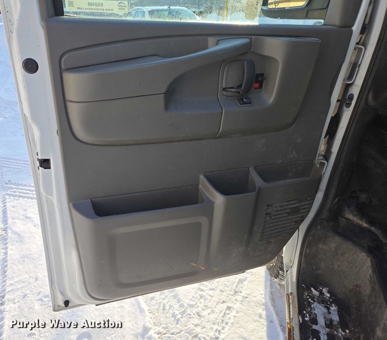 image for item ES2588 2014 Chevrolet Express van