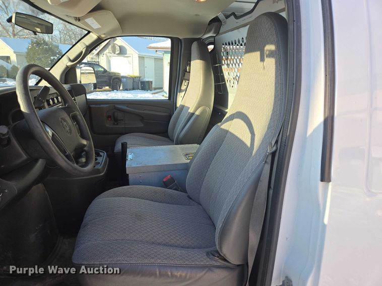 image for item ES2588 2014 Chevrolet Express van