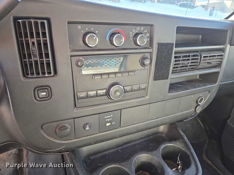 image for item ES2588 2014 Chevrolet Express van