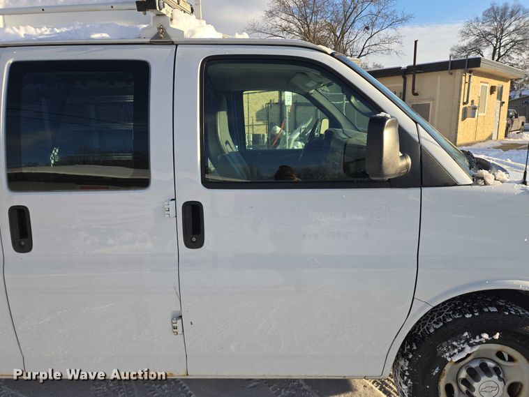 image for item ES2588 2014 Chevrolet Express van