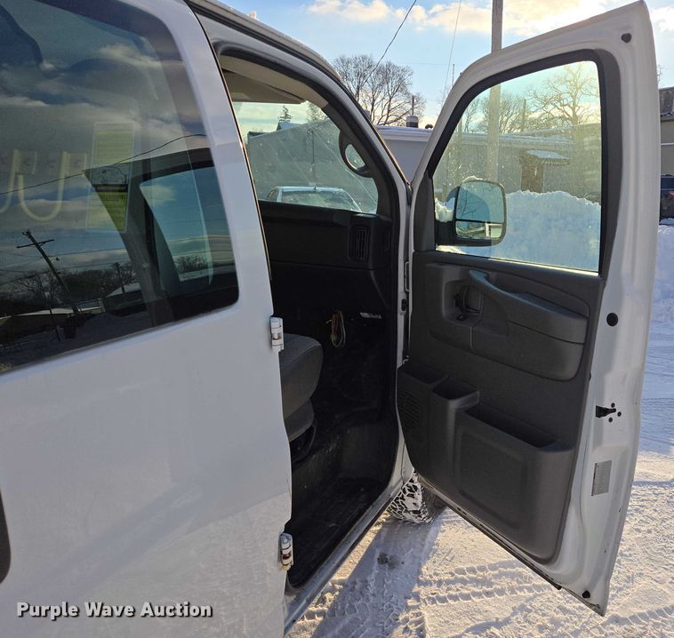 image for item ES2588 2014 Chevrolet Express van