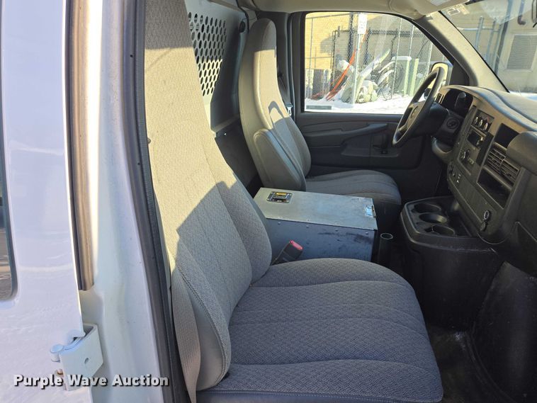 image for item ES2588 2014 Chevrolet Express van