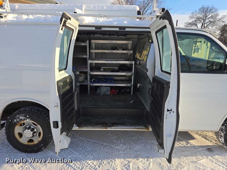 image for item ES2588 2014 Chevrolet Express van