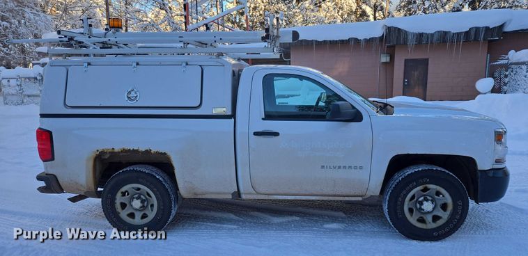 image for item ES2590 2016 Chevrolet Silverado 1500 pickup truck