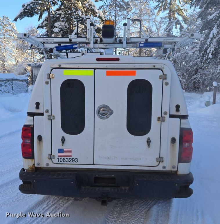 image for item ES2590 2016 Chevrolet Silverado 1500 pickup truck