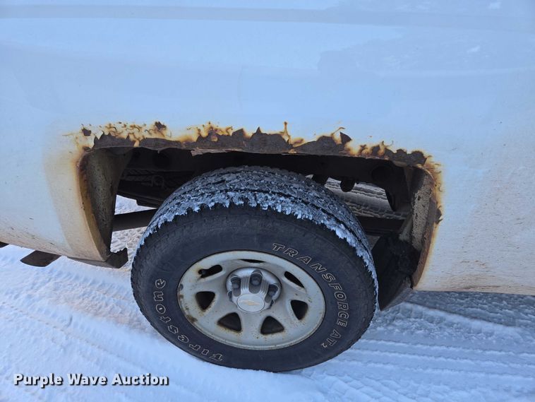 image for item ES2590 2016 Chevrolet Silverado 1500 pickup truck