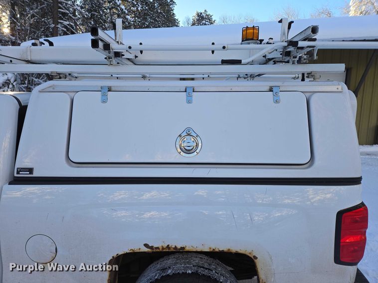 image for item ES2590 2016 Chevrolet Silverado 1500 pickup truck