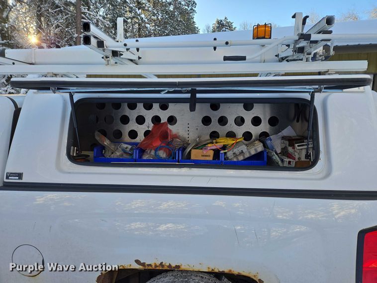 image for item ES2590 2016 Chevrolet Silverado 1500 pickup truck