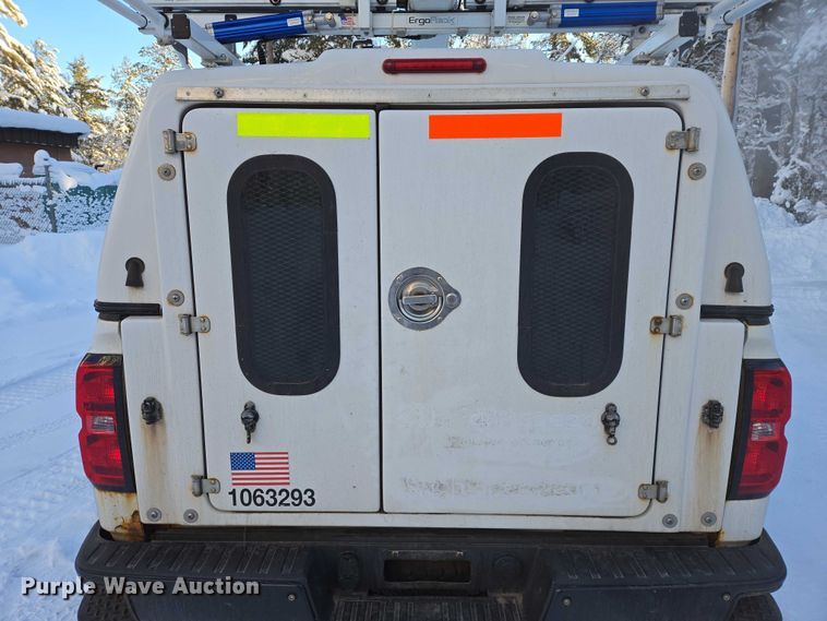 image for item ES2590 2016 Chevrolet Silverado 1500 pickup truck