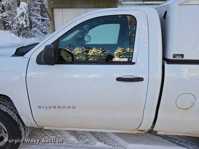 image for item ES2590 2016 Chevrolet Silverado 1500 pickup truck