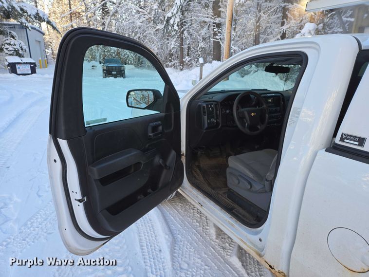 image for item ES2590 2016 Chevrolet Silverado 1500 pickup truck