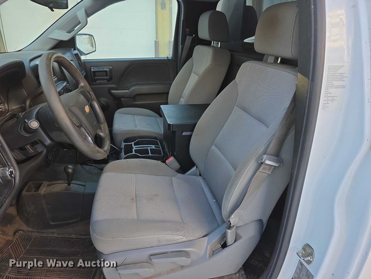 image for item ES2590 2016 Chevrolet Silverado 1500 pickup truck