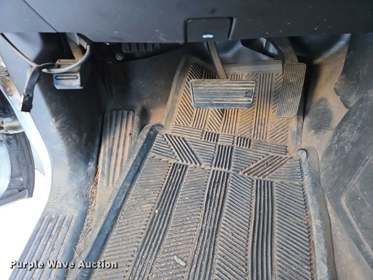 image for item ES2590 2016 Chevrolet Silverado 1500 pickup truck