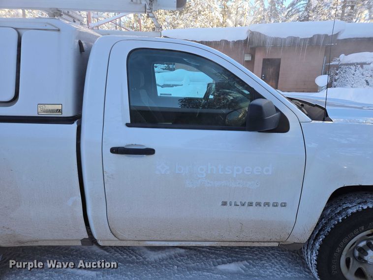 image for item ES2590 2016 Chevrolet Silverado 1500 pickup truck