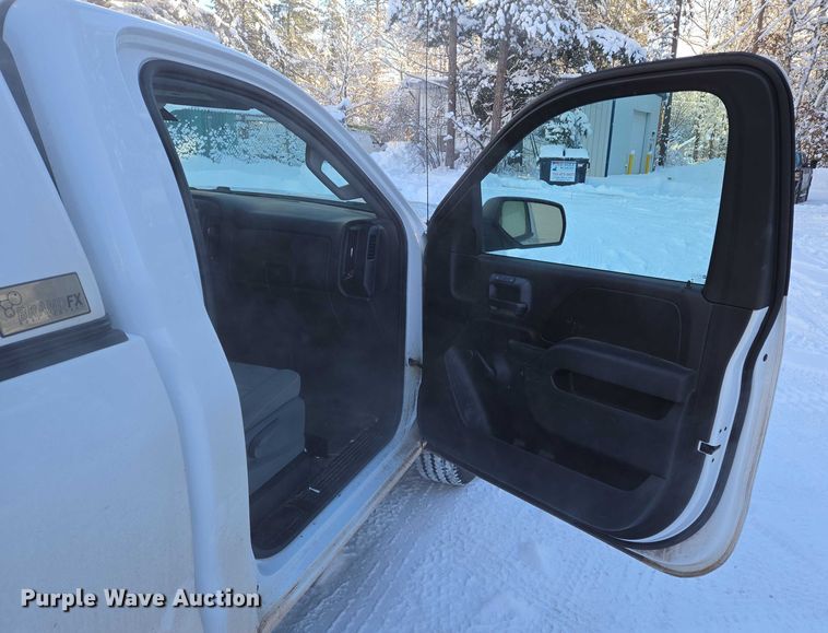 image for item ES2590 2016 Chevrolet Silverado 1500 pickup truck