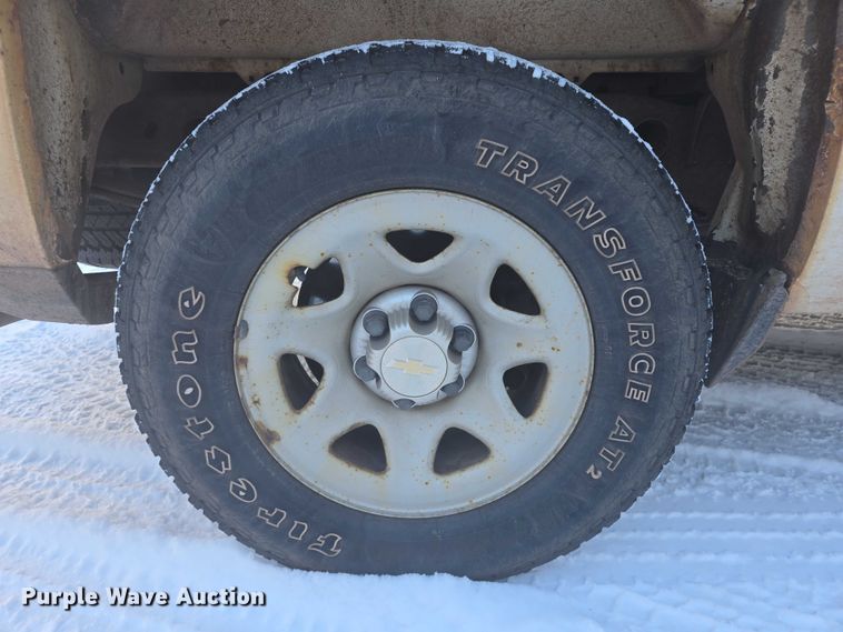 image for item ES2590 2016 Chevrolet Silverado 1500 pickup truck